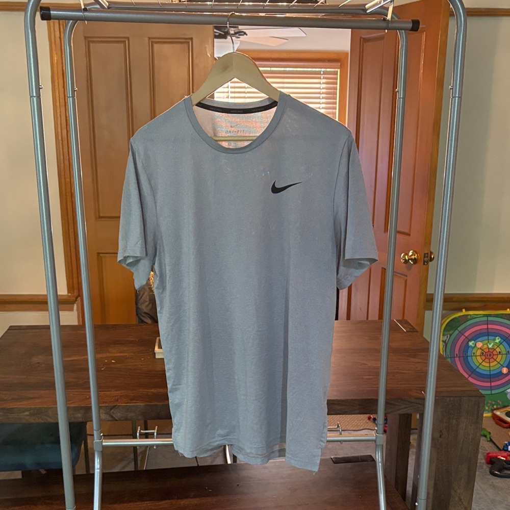 Nike Men's Heather Gray Short Sleeve Tee